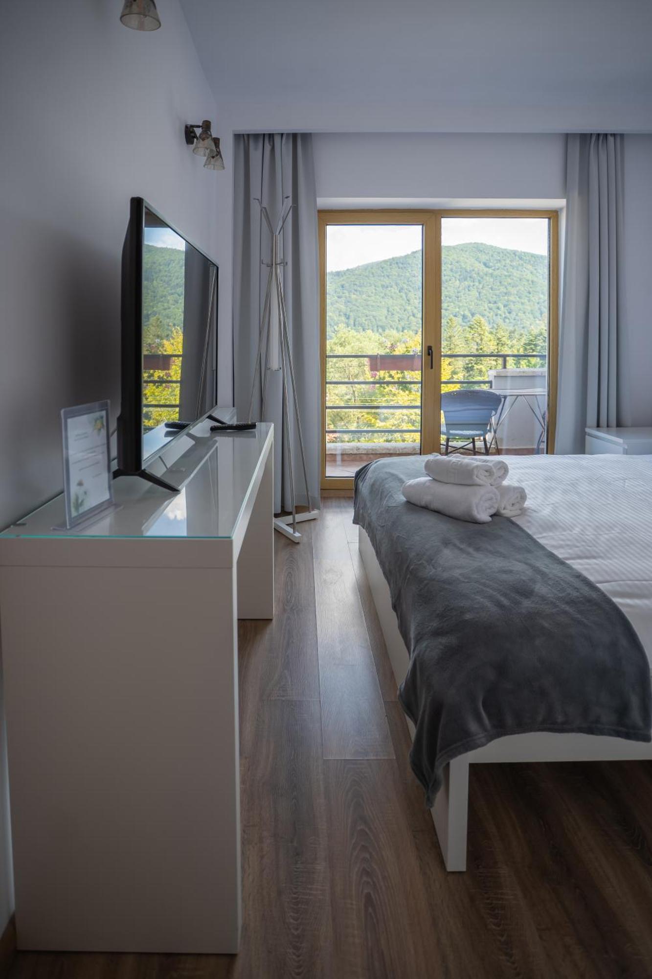 Opus View Hotel Sinaia Exterior foto
